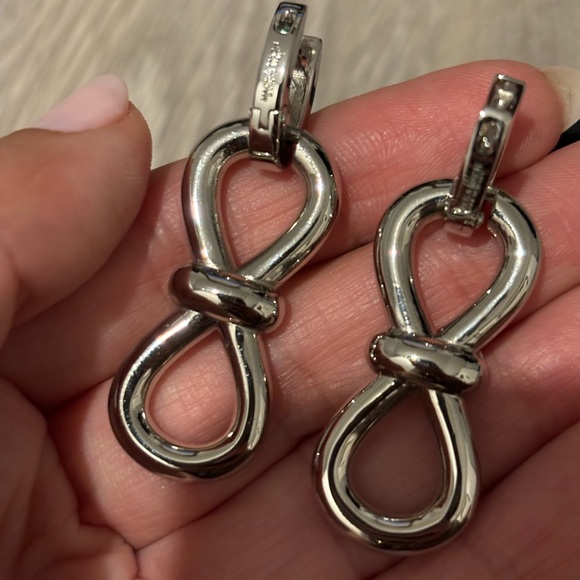 Mach and Mach silver bow earrings - Picture 4 of 5